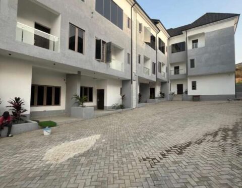 Spacious 4 bedroom terrace duplex with Bq