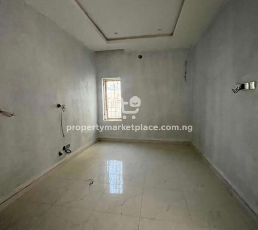 Spacious 4 bedroom terrace duplex with Bq