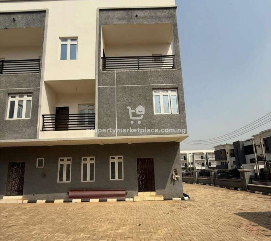 Distress Sale: 4 bedroom terrace duplex & Bq – corner unit