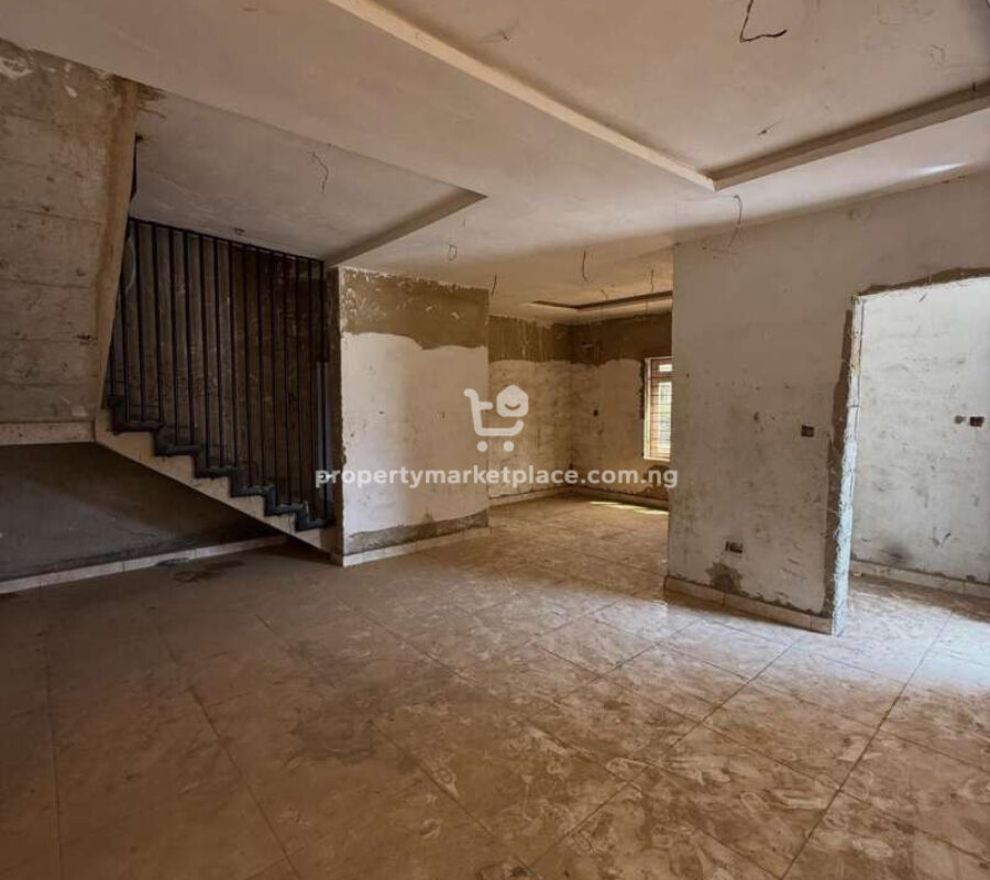 Distress Sale: 4 bedroom terrace duplex & Bq – corner unit
