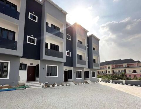 4 bedroom terrace duplex with a room Bq