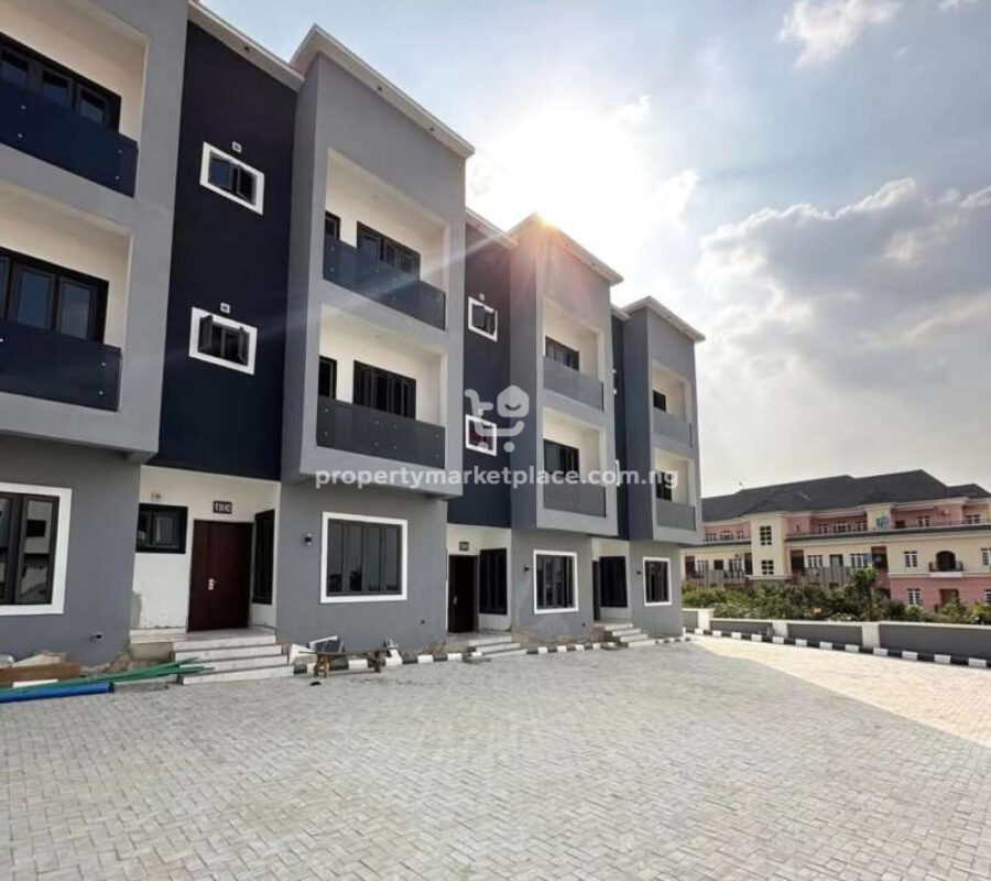 4 bedroom terrace duplex with a room Bq