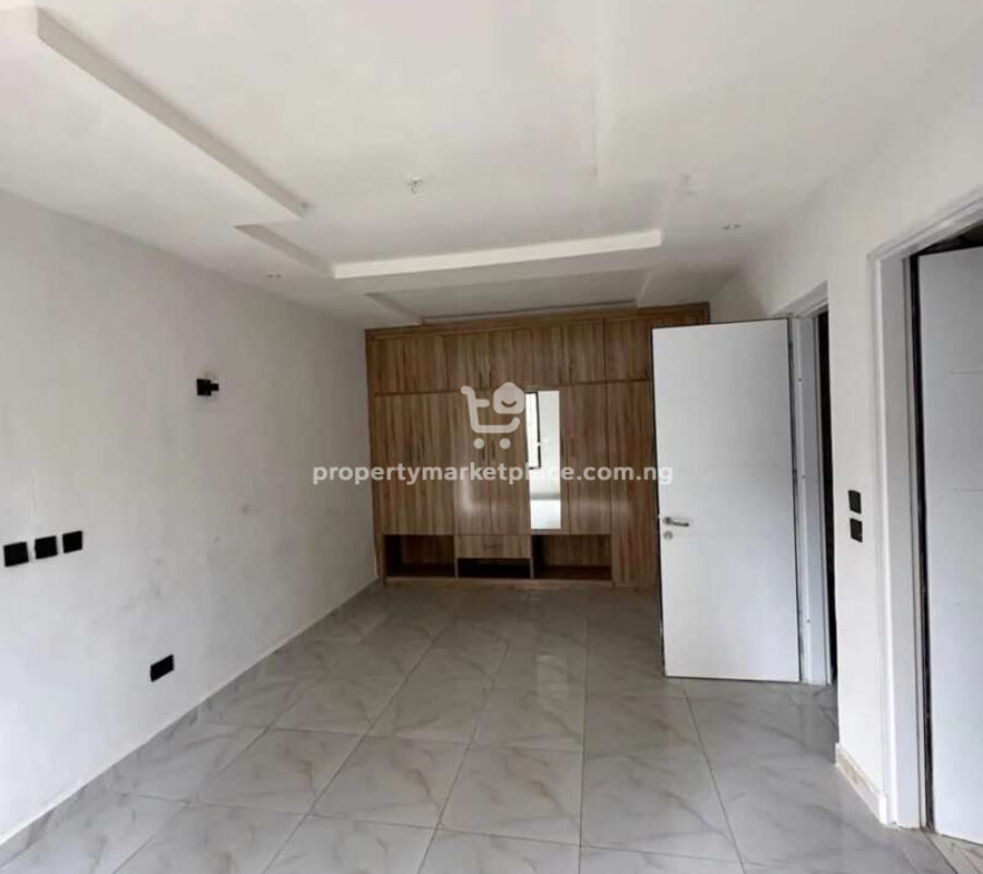4 bedroom terrace duplex with a room Bq