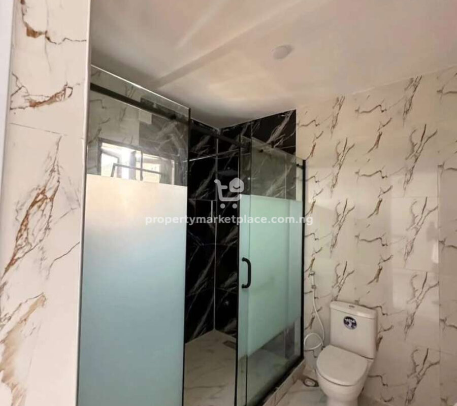 4 bedroom terrace duplex with a room Bq