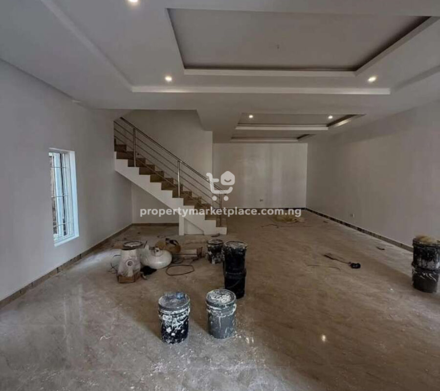4 bedroom terrace duplex with a room Bq