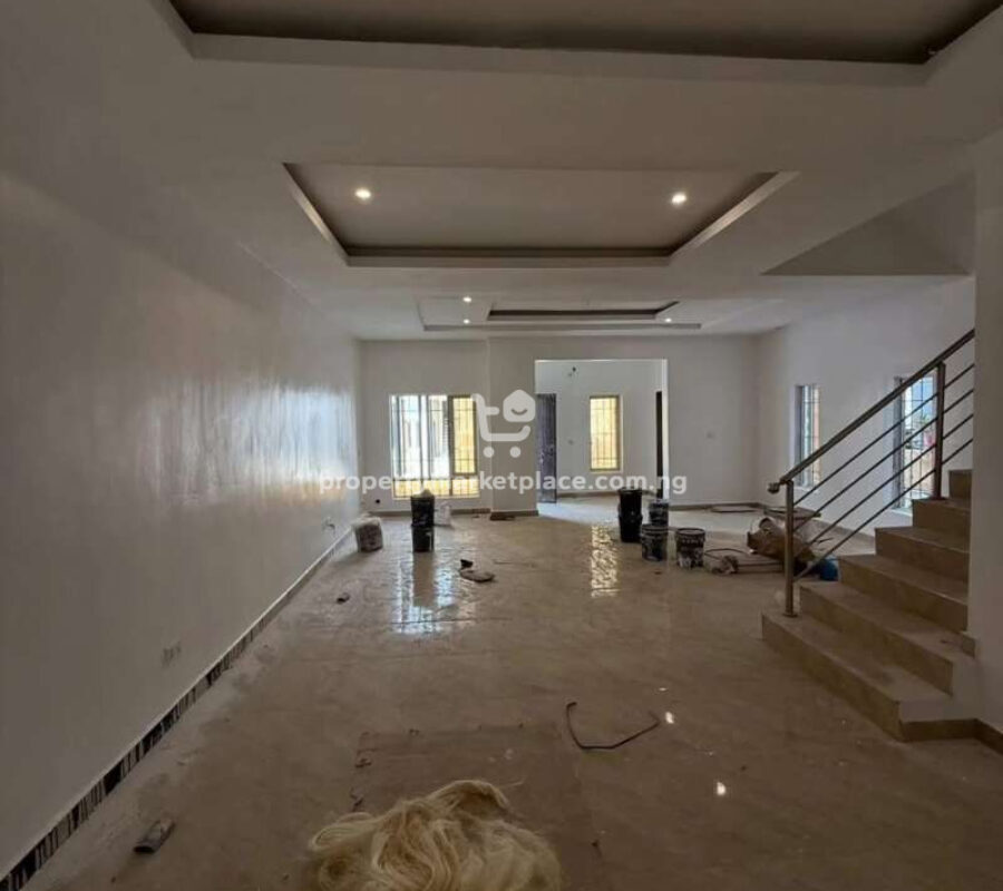 4 bedroom terrace duplex with a room Bq