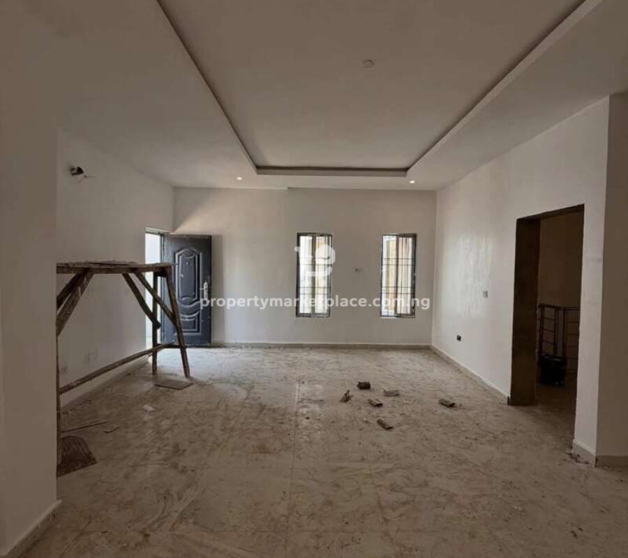 4 bedroom terrace duplex with a room Bq