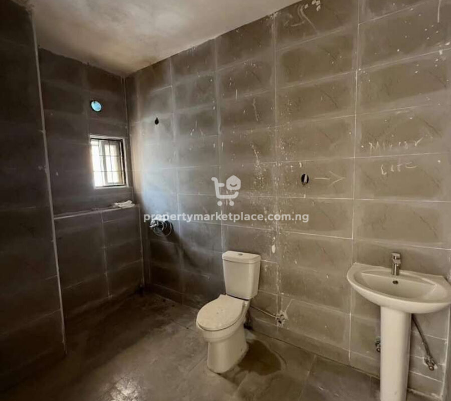 4 bedroom terrace duplex with a room Bq