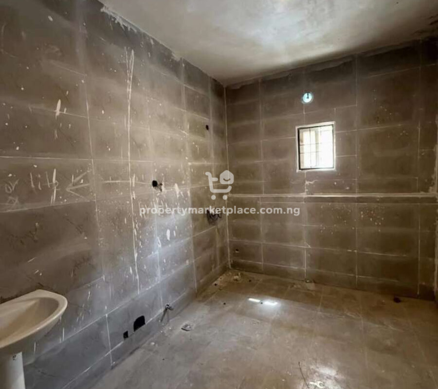4 bedroom terrace duplex with a room Bq