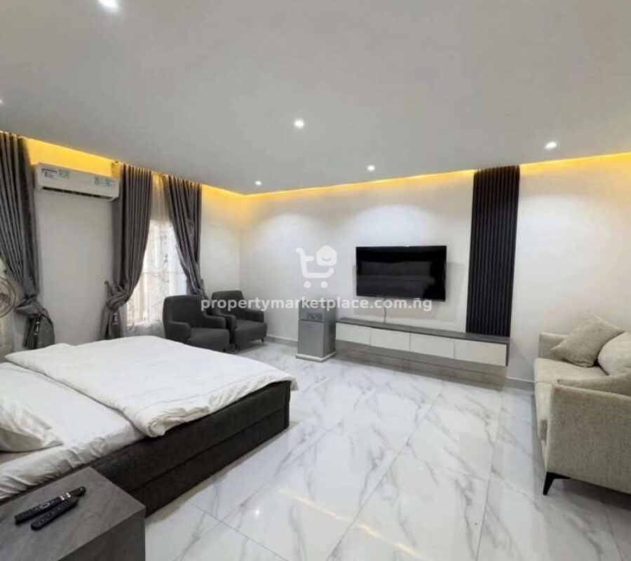 5 bedroom detached duplex with a room Bq