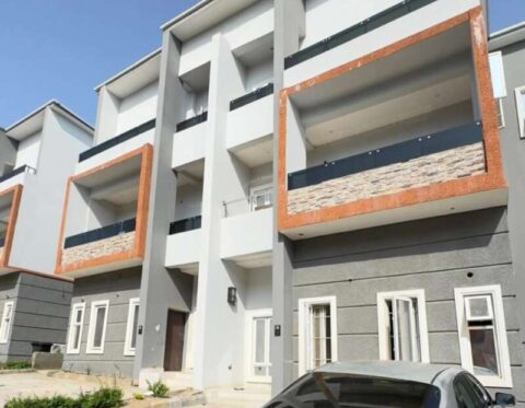 4 bedroom terrace duplex with a room Bq