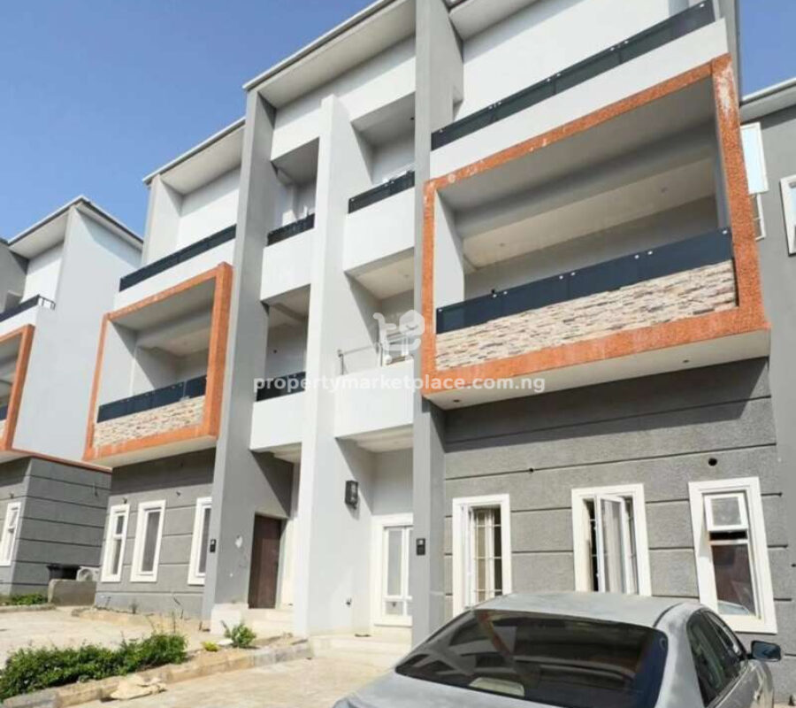 4 bedroom terrace duplex with a room Bq