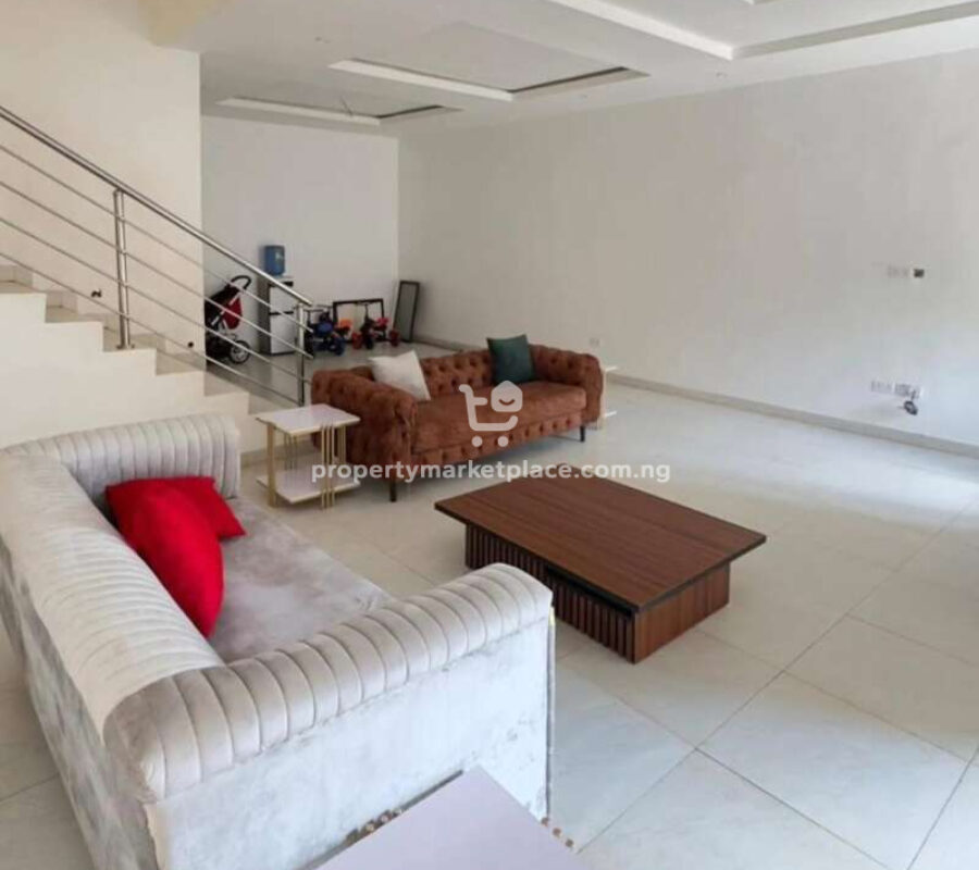 4 bedroom terrace duplex with a room Bq
