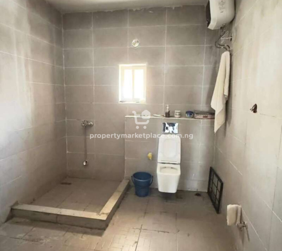 4 bedroom terrace duplex with a room Bq