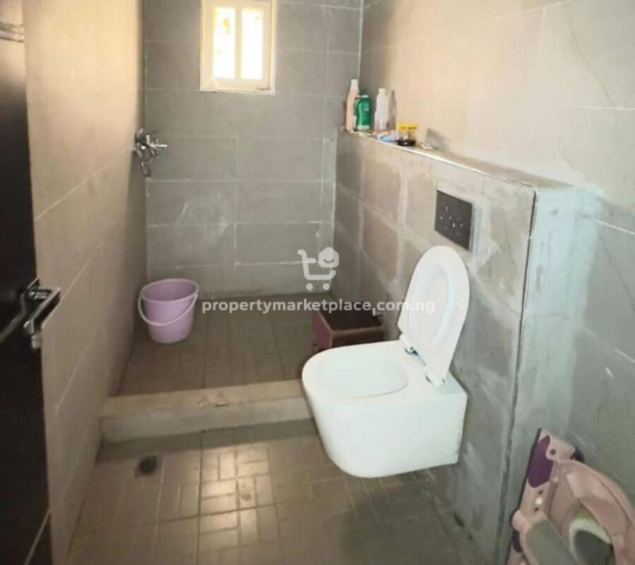 4 bedroom terrace duplex with a room Bq