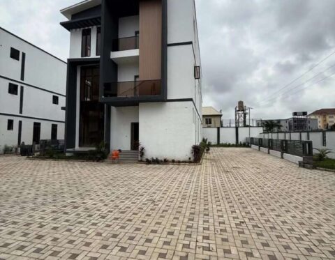 6 bedroom detached duplex with a room Bq