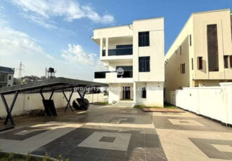 5 bedroom detached duplex with swimming pool