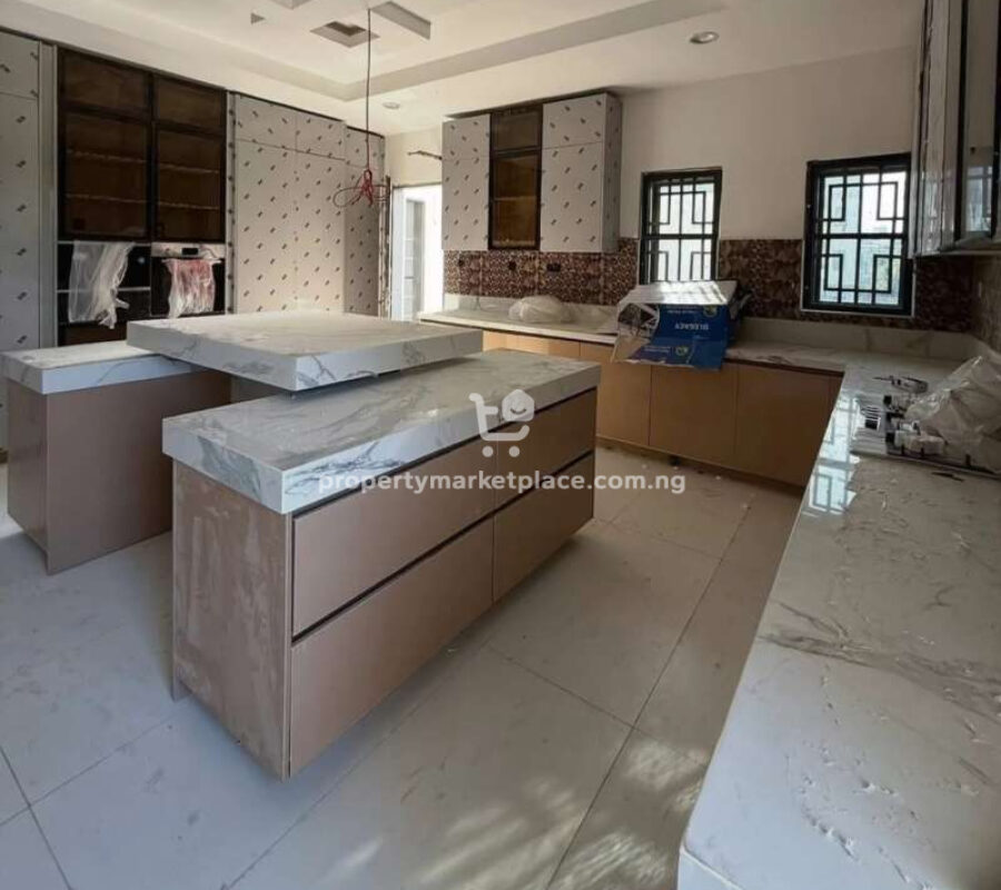 5 bedroom detached duplex with swimming pool