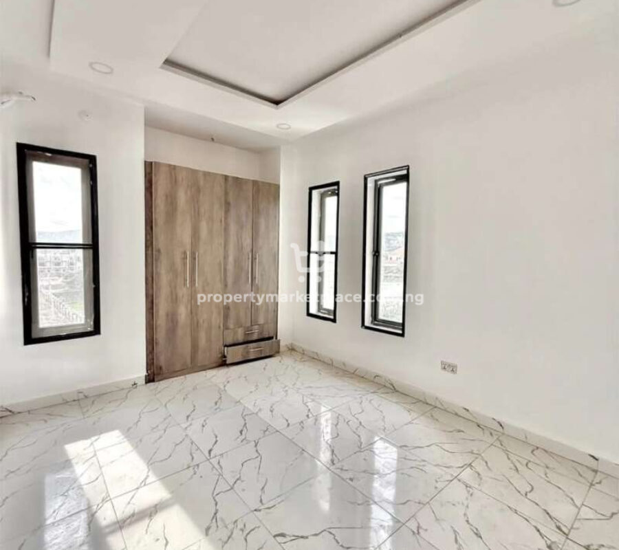 Tastefully finished 3 bedroom flat