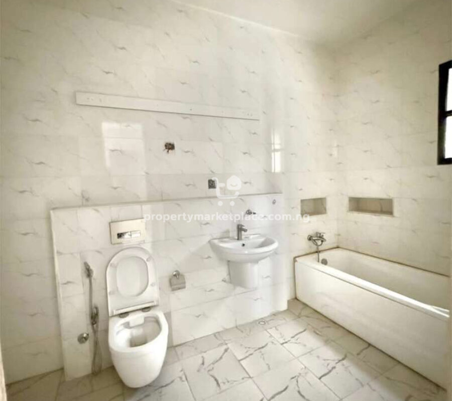 Tastefully finished 3 bedroom flat