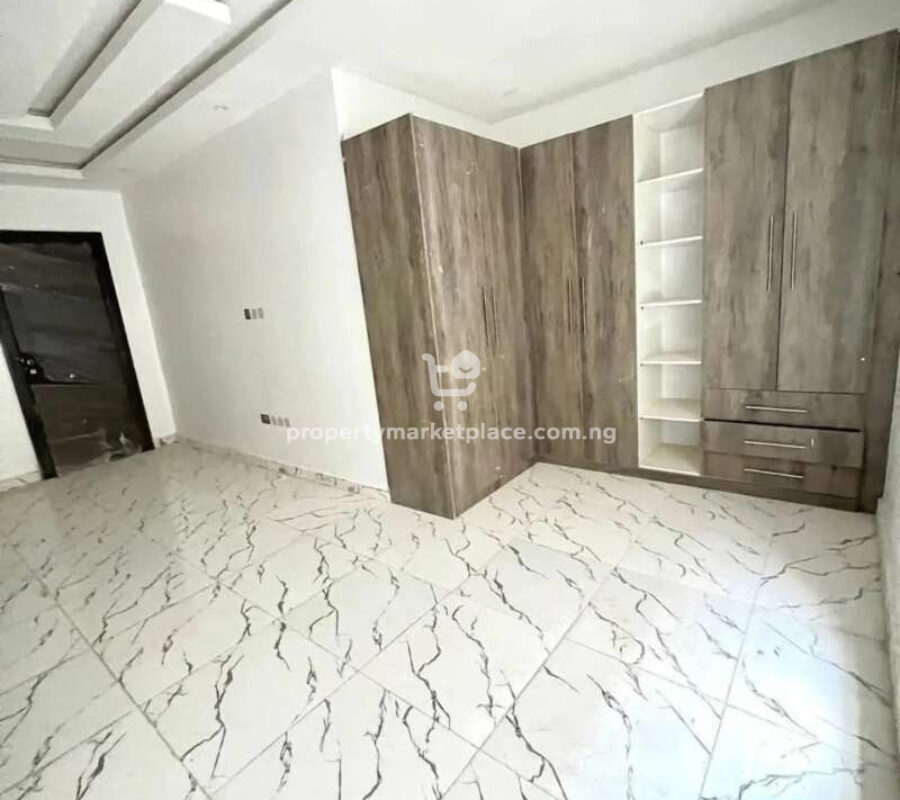 Tastefully finished 3 bedroom flat