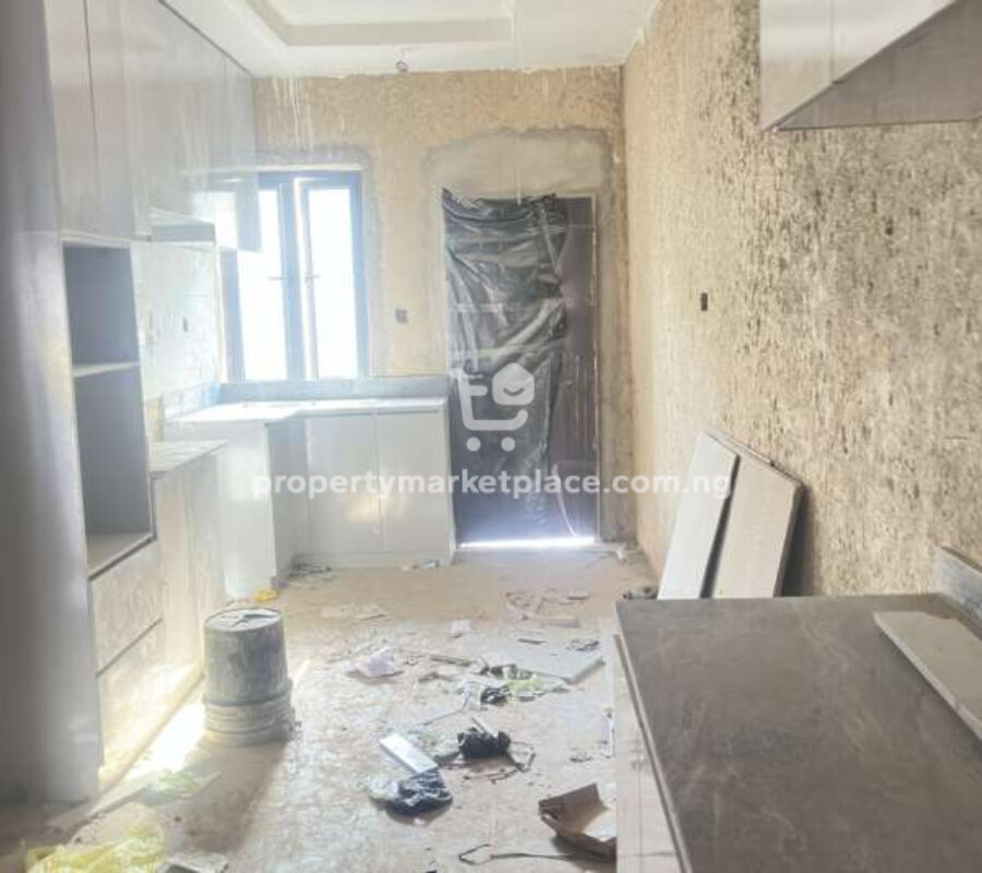Spacious 4 bedroom terrace duplex with Bq in a serene estate