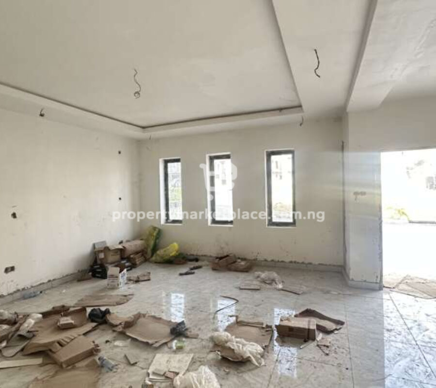 Spacious 4 bedroom terrace duplex with Bq in a serene estate