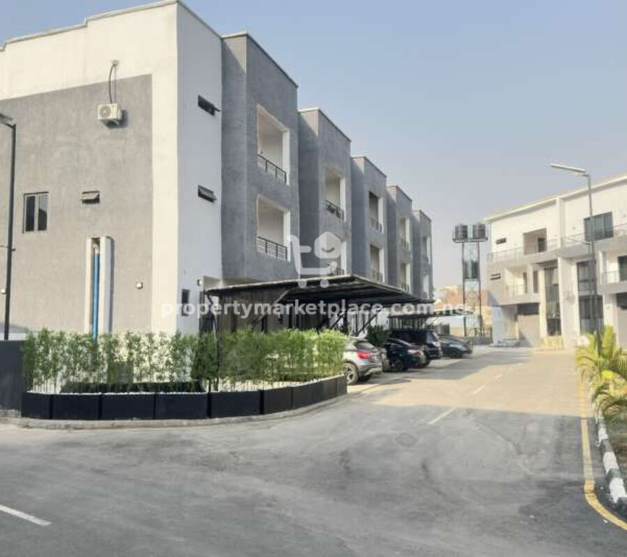 Spacious 4 bedroom terrace duplex with Bq in a serene estate