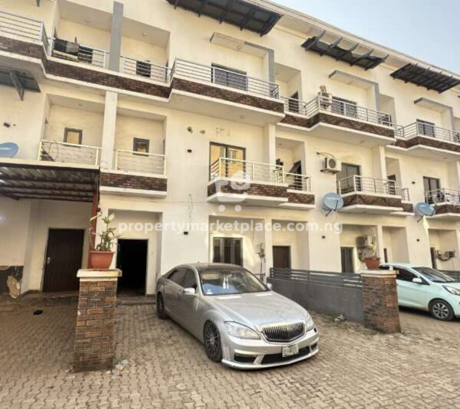 4 bedroom terrace duplex with a room Bq in a nice area