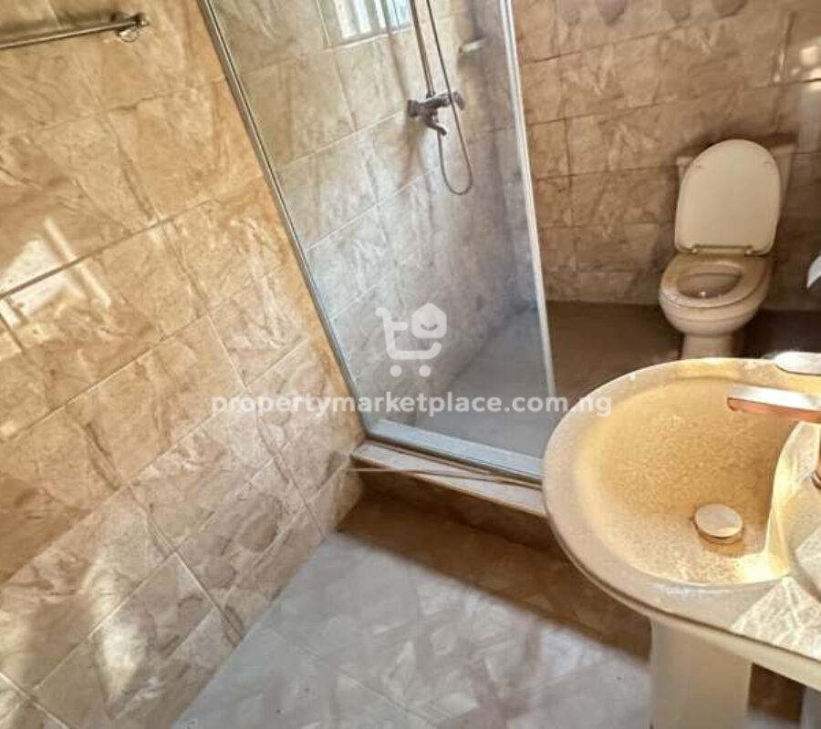 4 bedroom terrace duplex with a room Bq in a nice area