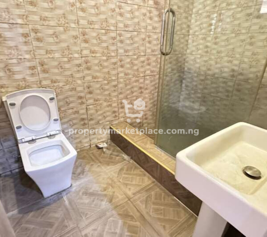 4 bedroom terrace duplex with a room Bq in a nice area