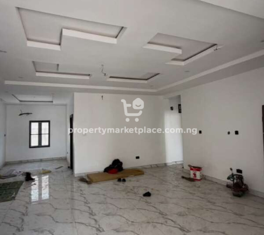 4 bedroom detached duplex with a room Bq