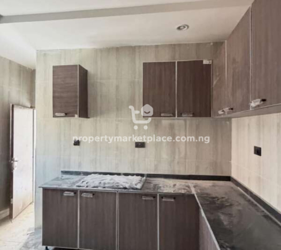4 bedroom detached duplex with a room Bq