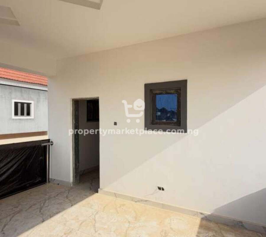 4 bedroom detached duplex with a room Bq