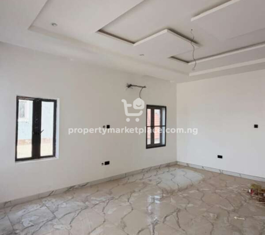 4 bedroom detached duplex with a room Bq