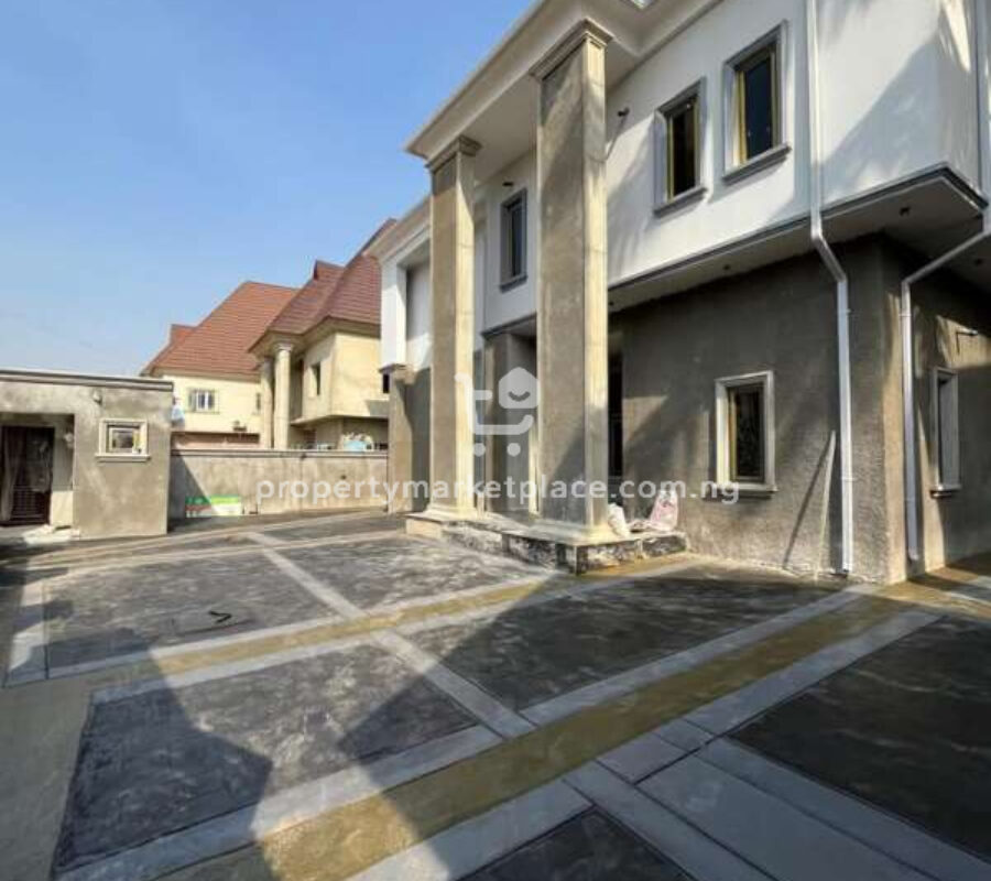 5 bedroom detached duplex with Bq