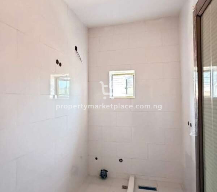 5 bedroom detached duplex with Bq