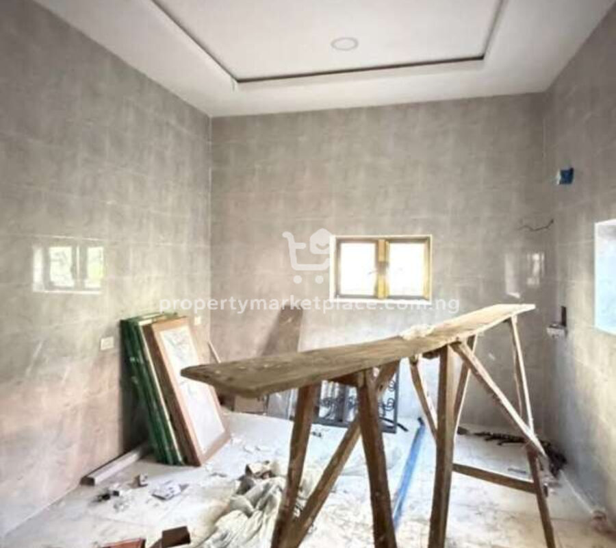 5 bedroom detached duplex with Bq