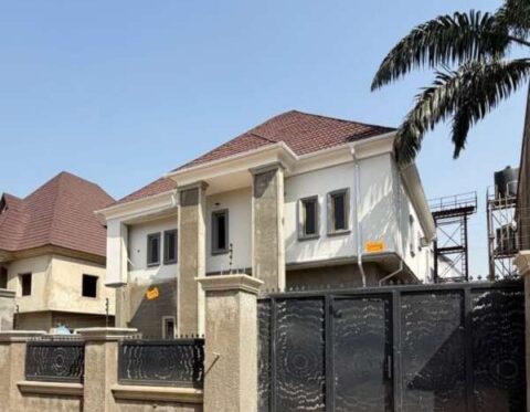 5 bedroom detached duplex with Bq