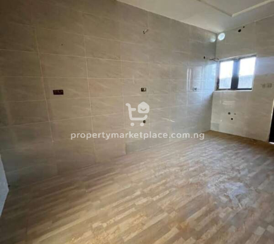 Spacious 4 bedroom terrace duplex with Bq