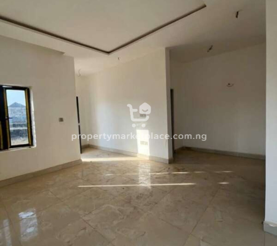 Spacious 4 bedroom terrace duplex with Bq