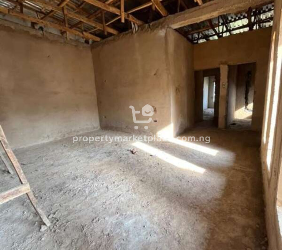 Spacious 4 bedroom terrace duplex with Bq
