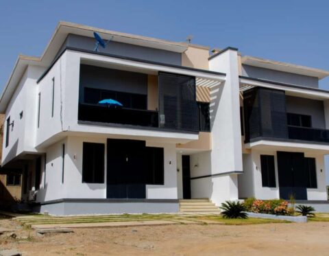 3 bedroom semi-detached duplex