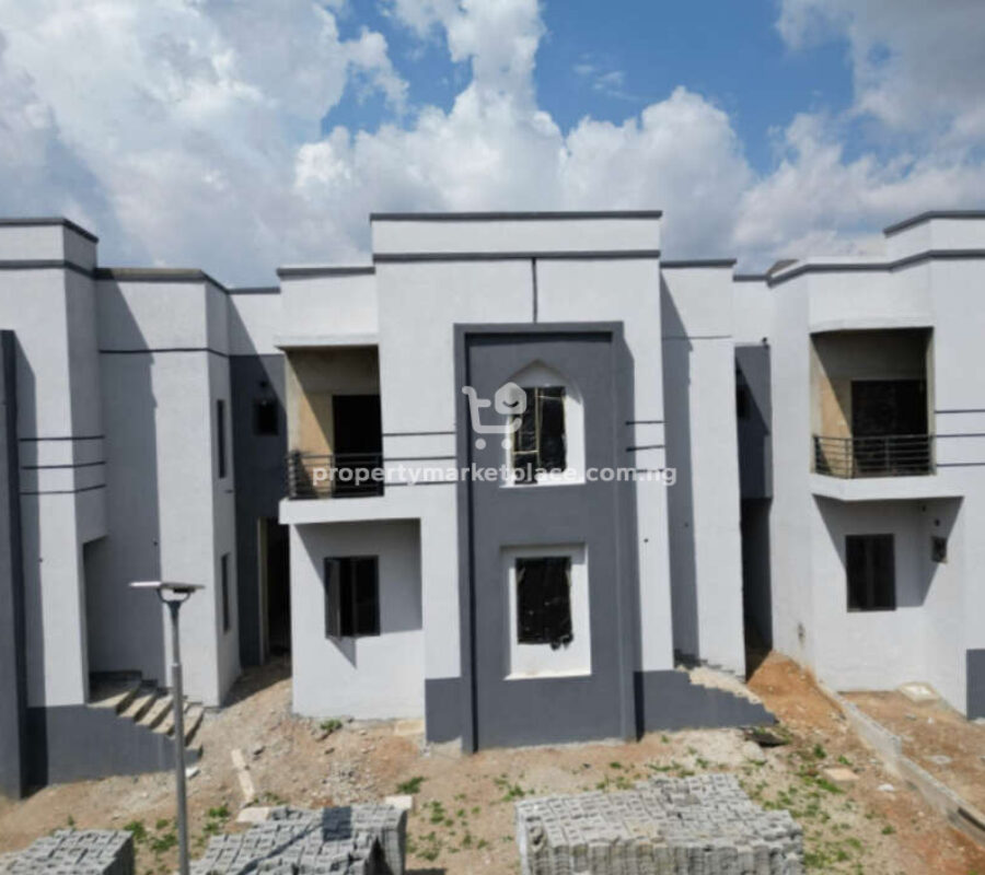 4 bedroom terrace duplex with Bq
