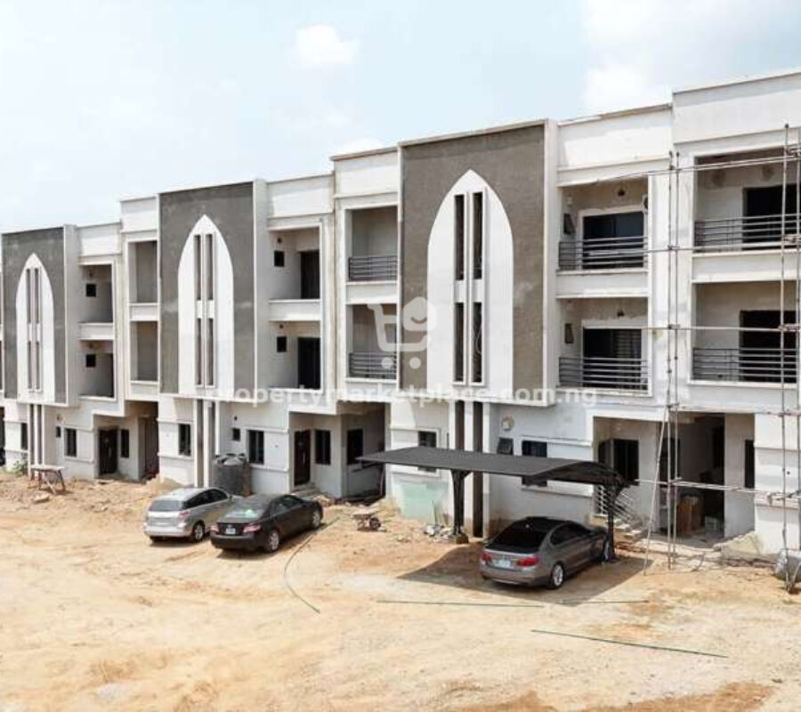 4 bedroom terrace duplex with Bq