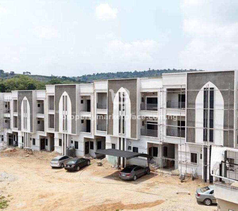 4 bedroom terrace duplex with Bq