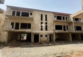 4 bedroom terrace duplex with Bq
