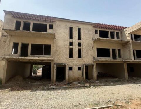4 bedroom terrace duplex with Bq