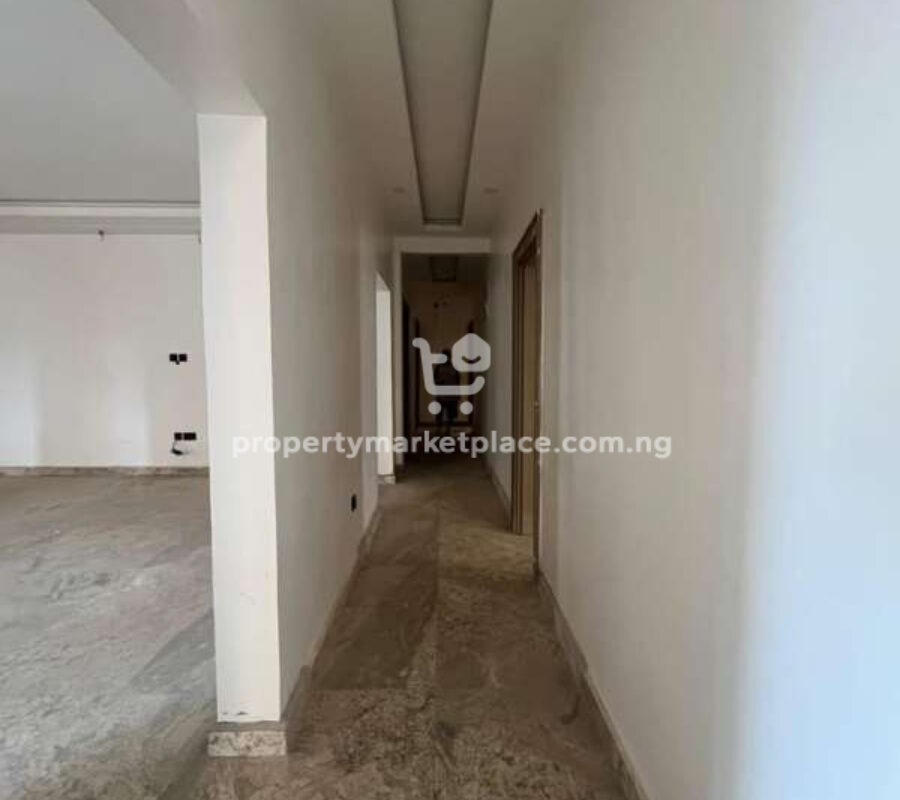 Luxurious 4 bedroom apartment in a serene area