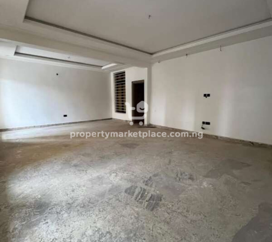 Luxurious 4 bedroom apartment in a serene area